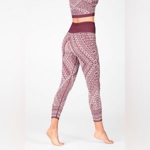 Fabletics High-Waisted Seamless Lace Capri